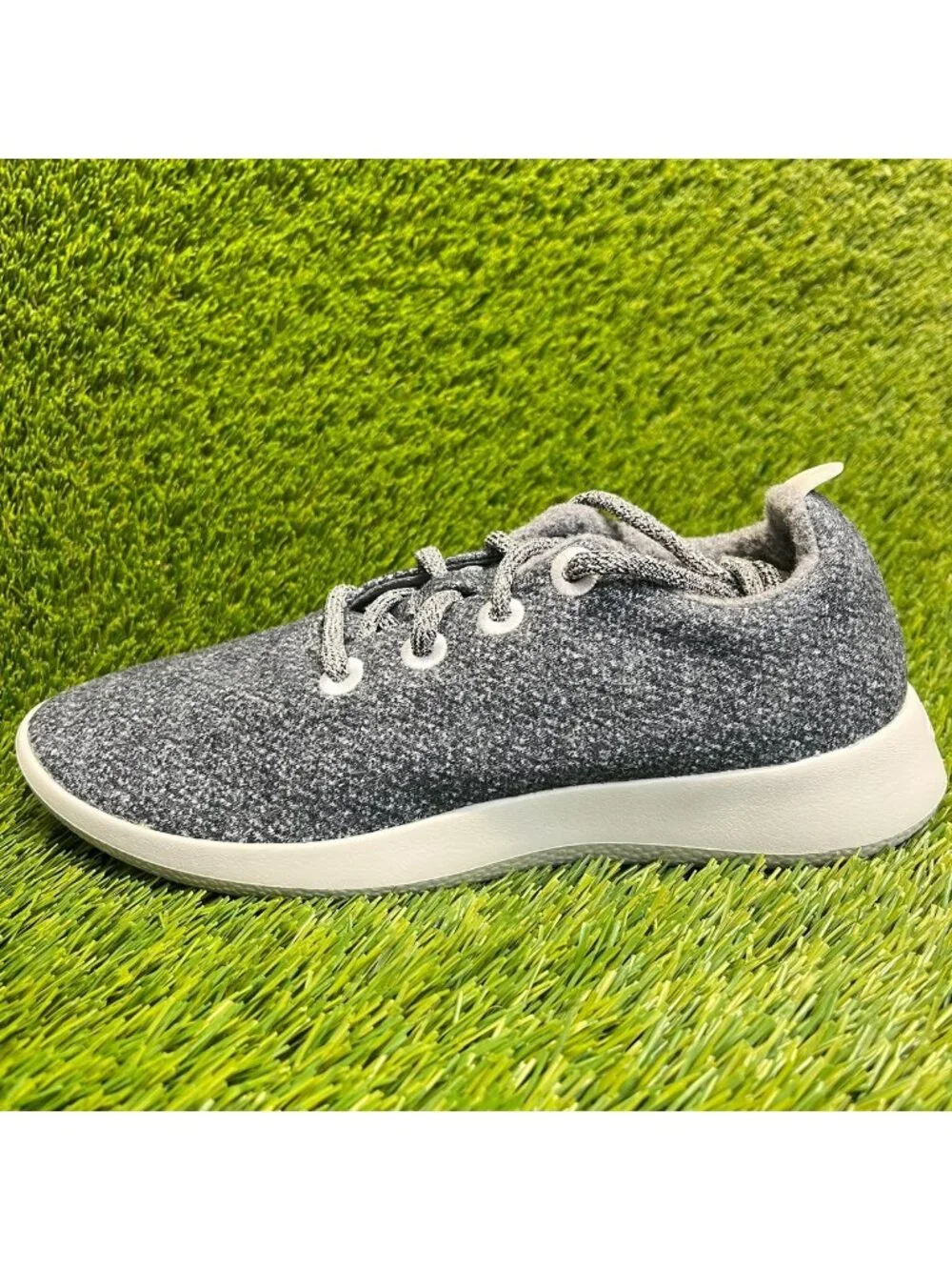 Allbirds Wool Runners Womens Size 9 Gray White Running Walking Shoes Sneakers